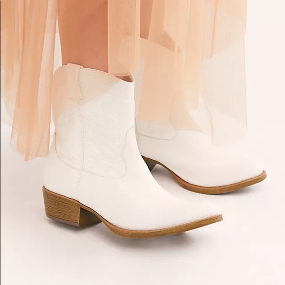 Short White Cowgirl Boots - Free People